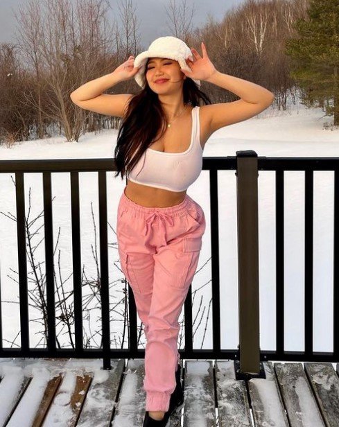 Isabel Profile image 4