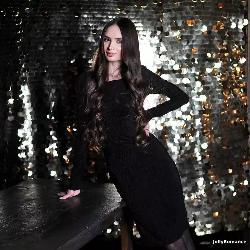 Elana Profile image 5