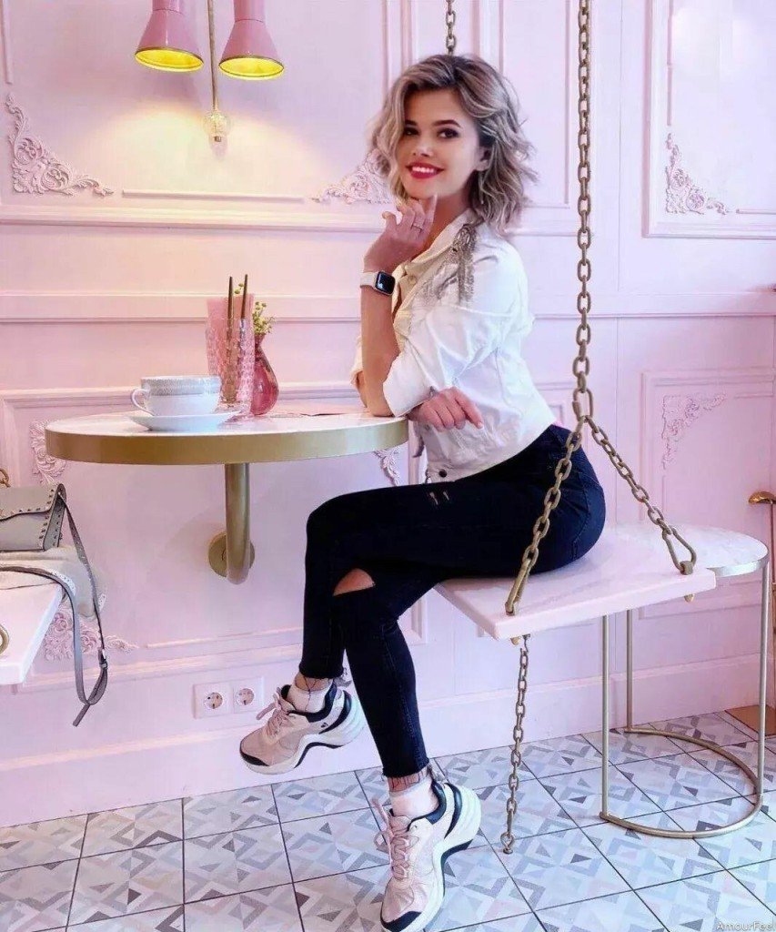 Helene Profile image 2