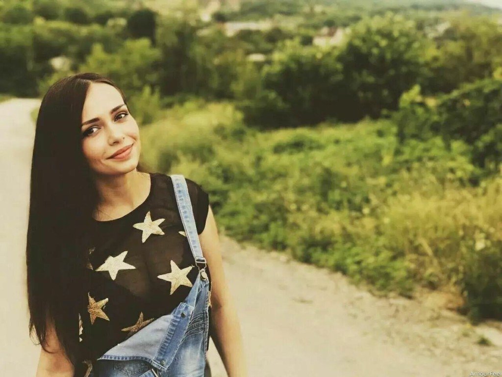 Anna Profile image 3