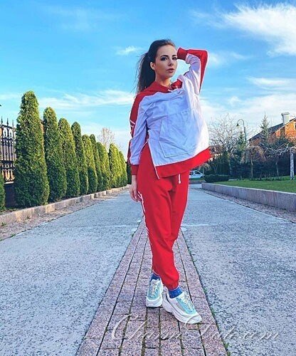 Lera, 25