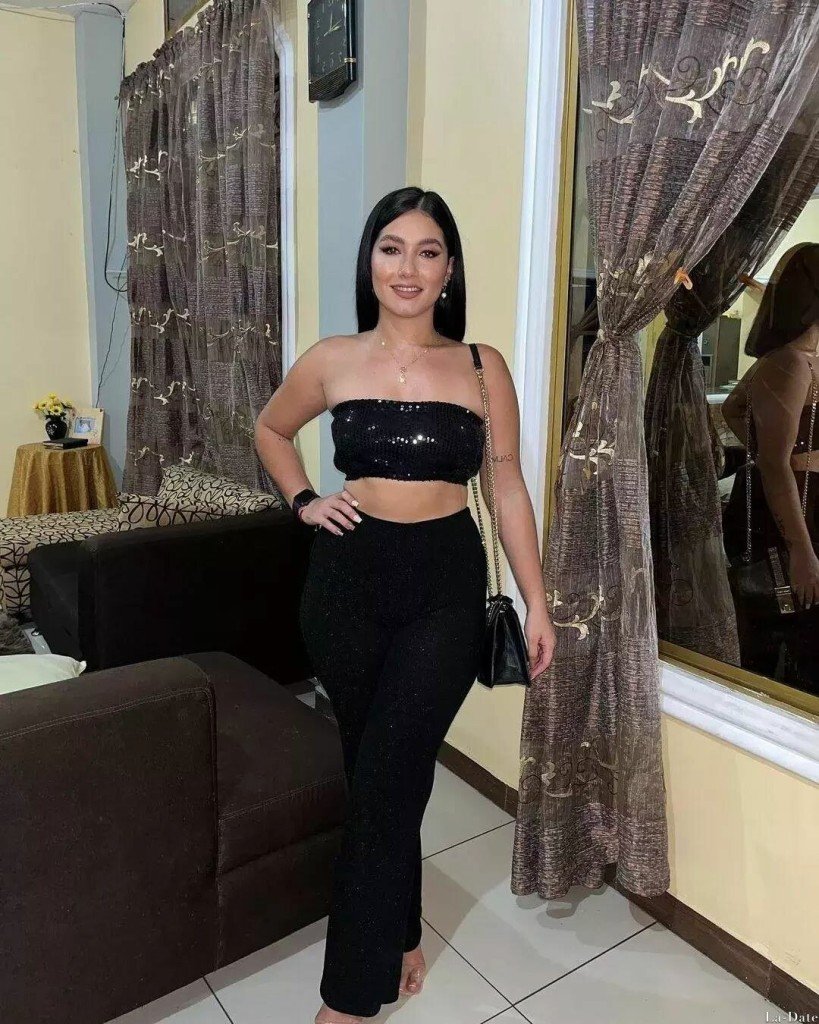 Nancy Paola, 22