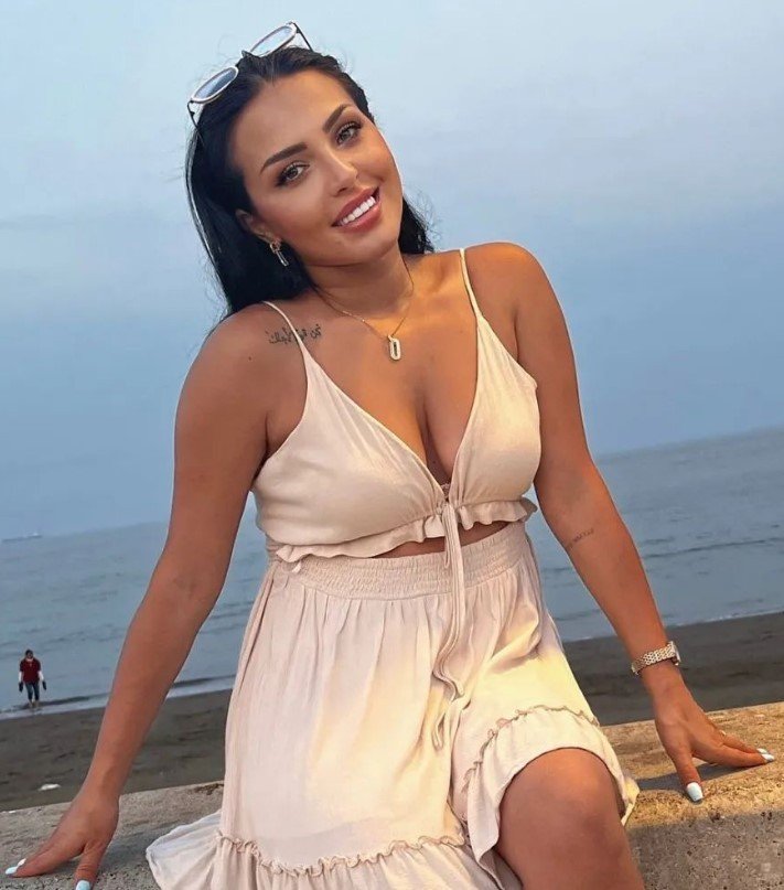 Marcela, 33