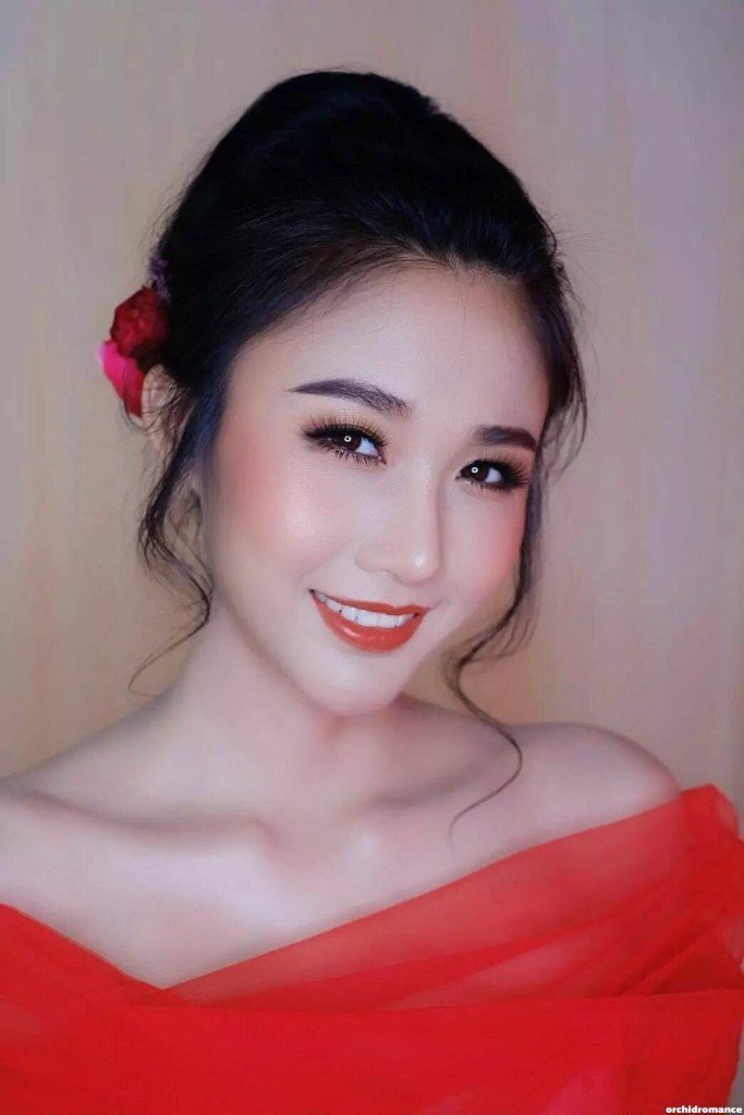 Thawanrat Profile image 2