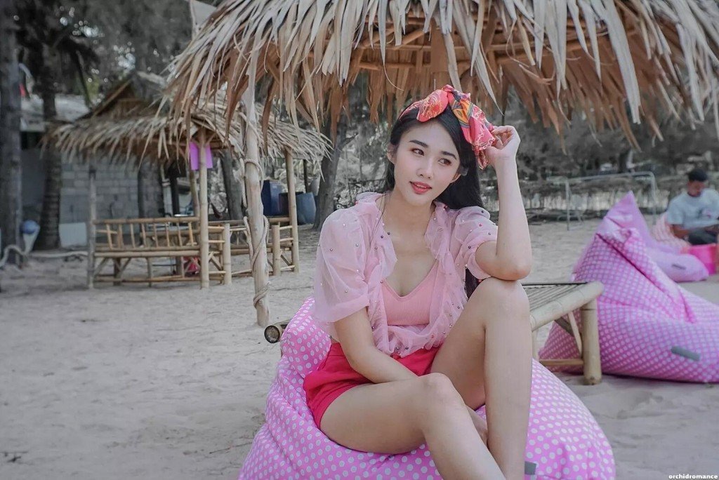 Thawanrat Profile image 4