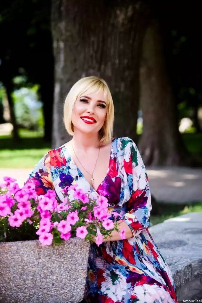 Valentyna Profile image 6