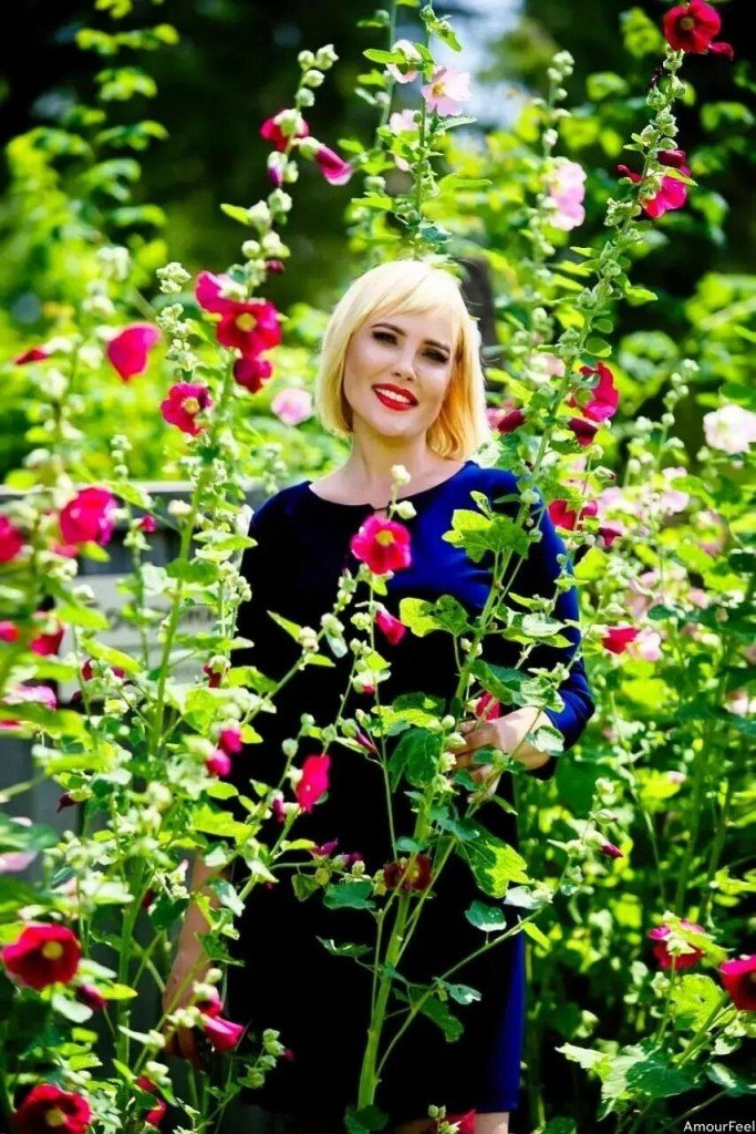 Valentyna Profile image 2