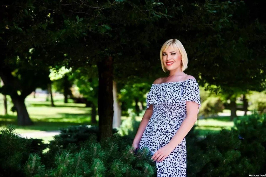 Valentyna Profile image 4