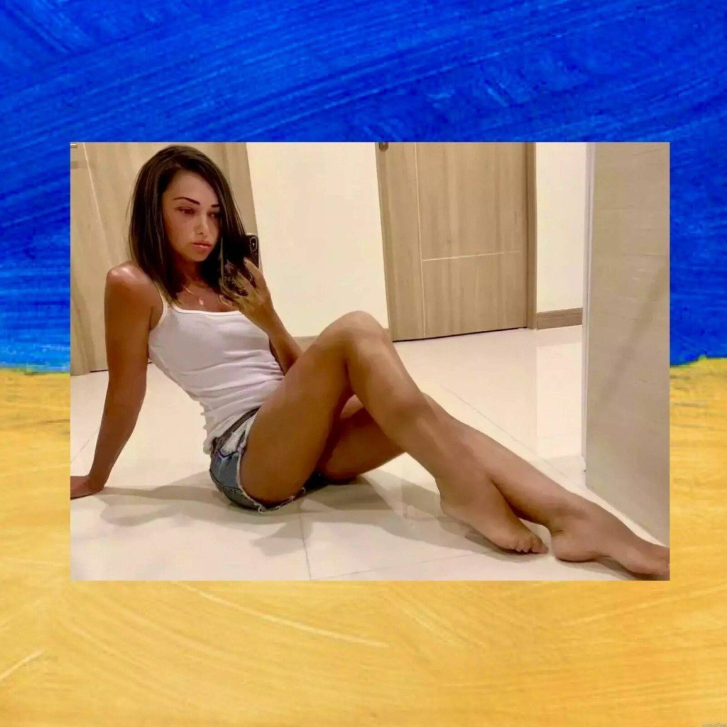 Camila Profile image 6