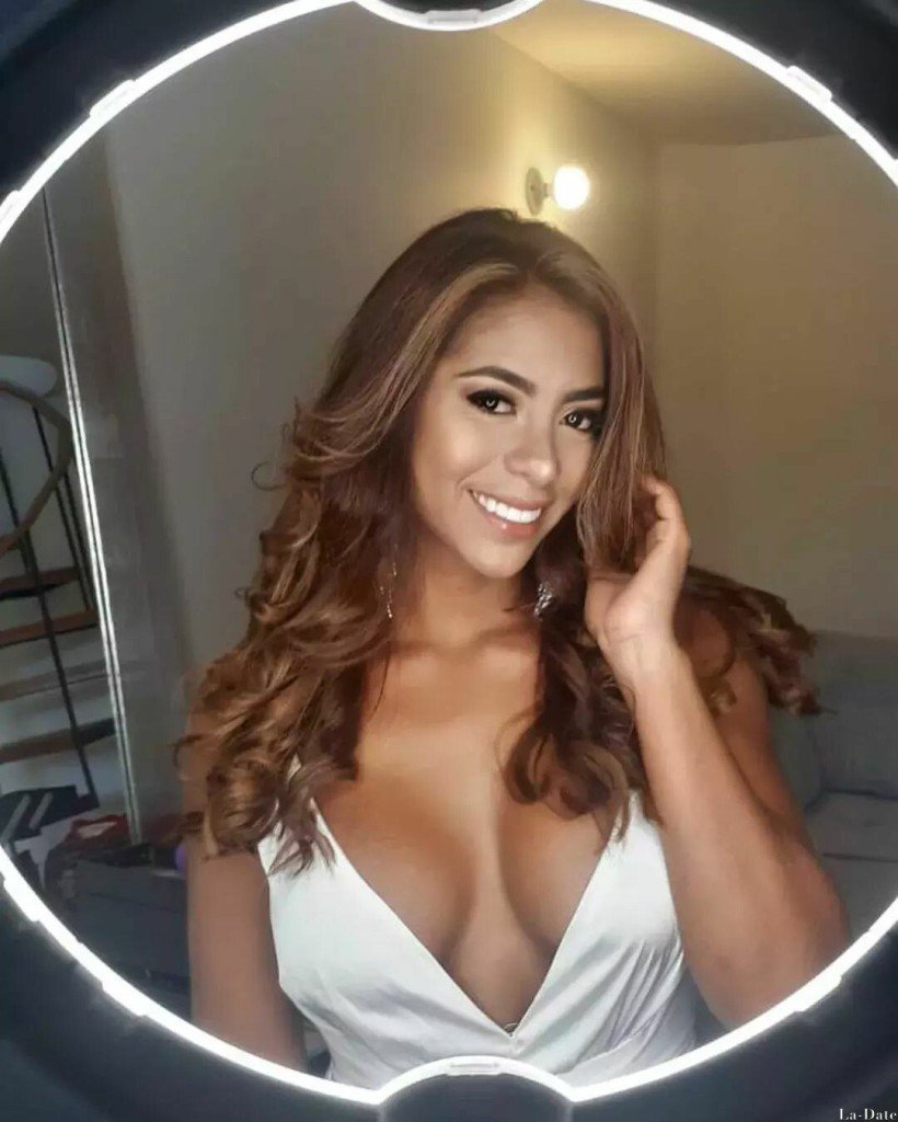 Paola Profile image 1