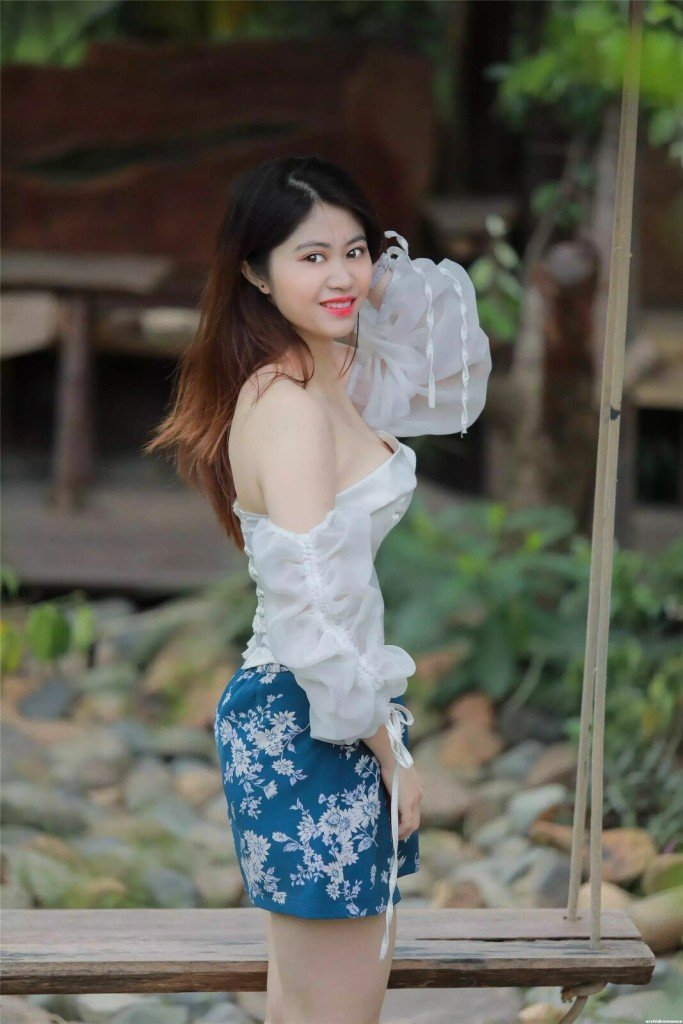 Thi Ut Hoa, 27