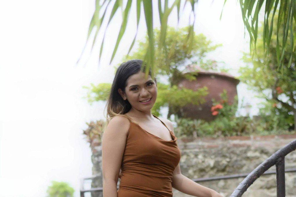 Hira Profile image 3